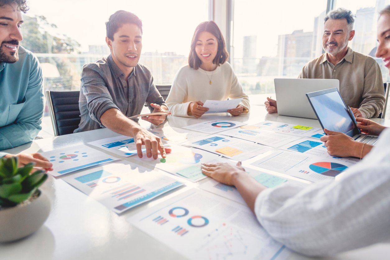 Teams looking to improve pipeline, win rates, or client retention & expansion
